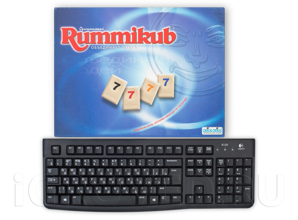 Коробка настольной игры Руммикуб (Rummikub) в сравнении с клавиатурой