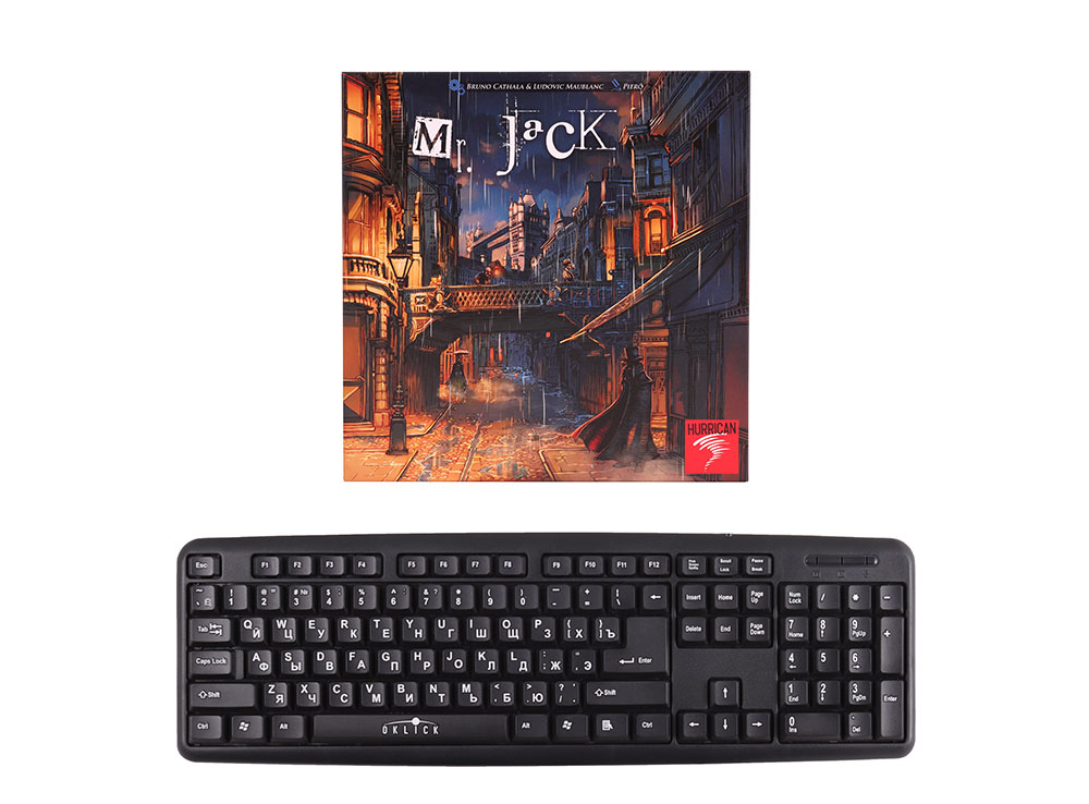 Коробка настольной игры Мистер Джек в Лондоне (Mr Jack) в сравнении с клавиатурой