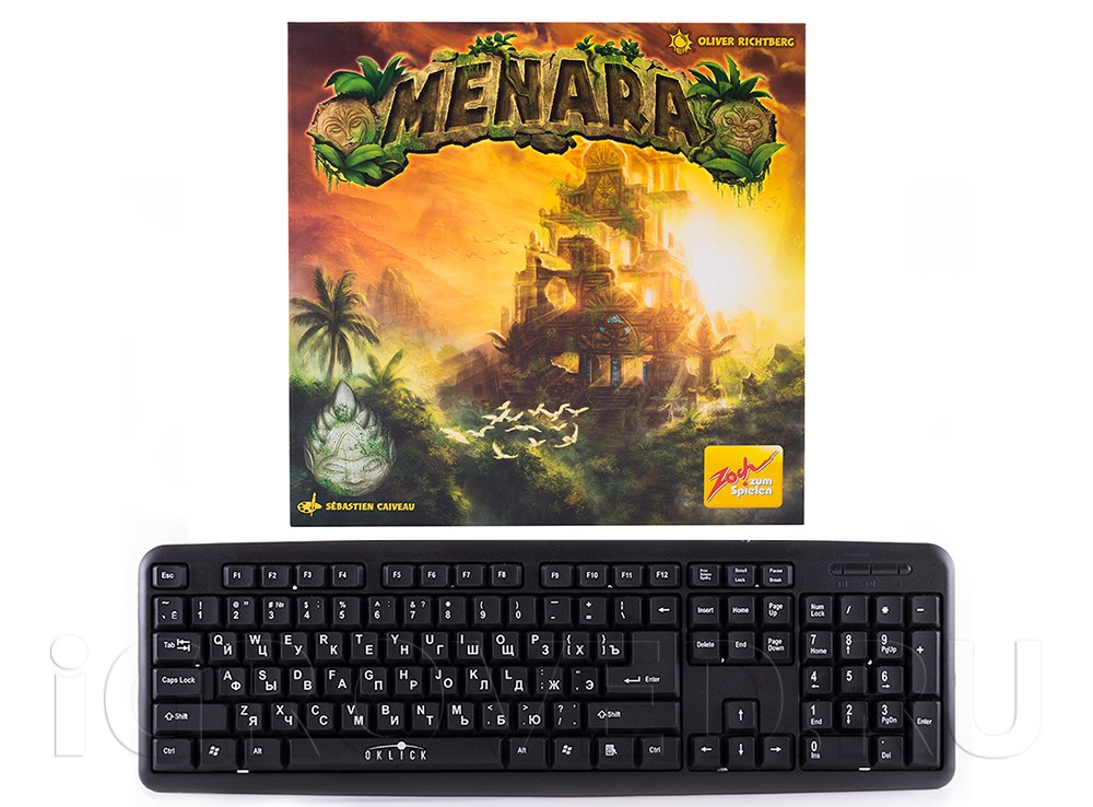 Коробка настольной игры Менара (Menara) по сравнению с клавиатурой