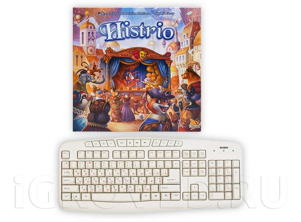 Коробка настольной игры Пьеса из леса (Histrio) в сравнении с клавиатурой
