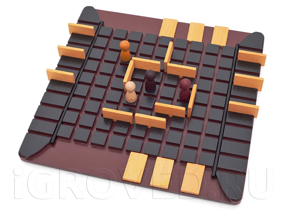 Игровой процесс настольной игры Коридор (Quoridor)