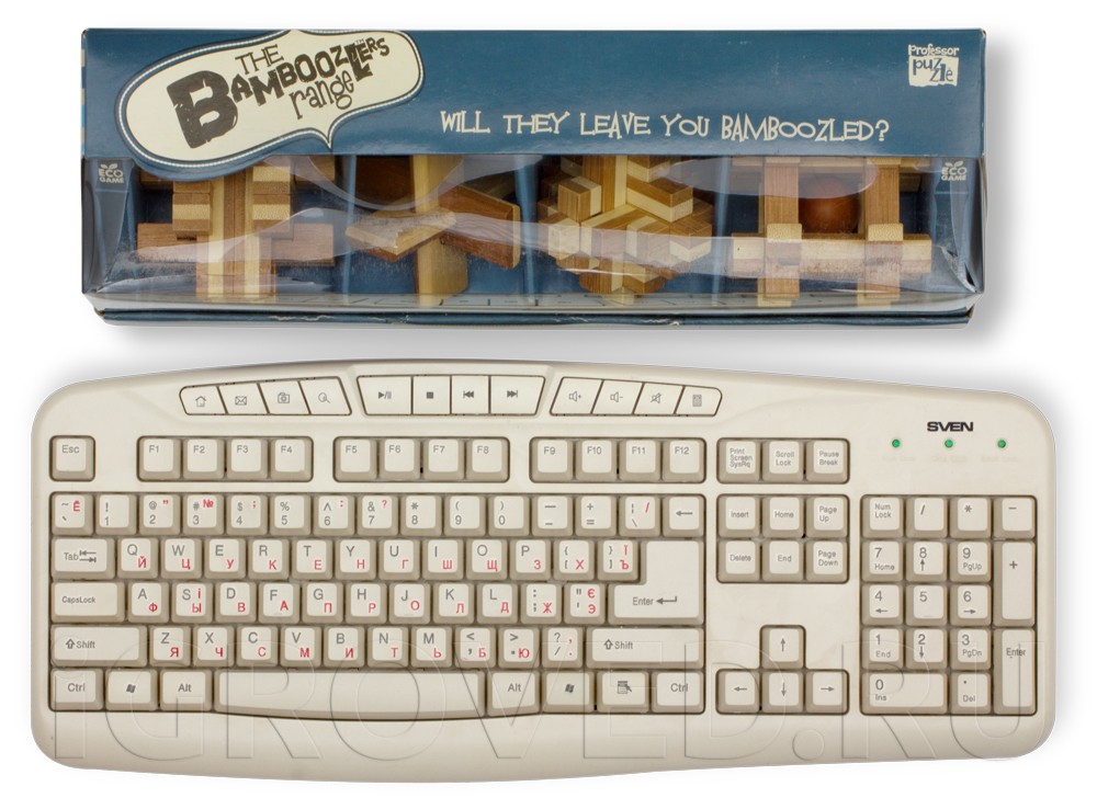 Коробка с Набором из 4 головоломок Бамбузлеры в сравнении с клавиатурой