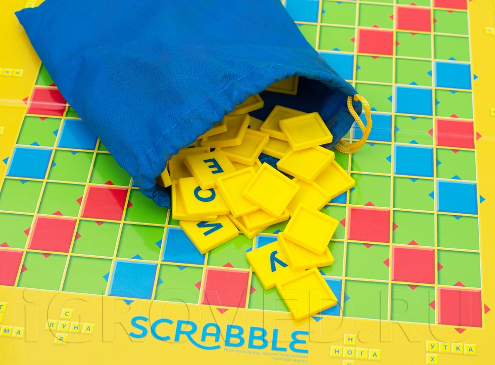 Компоненты настольной игры Скрабл Джуниор (Scrabble Junior)
