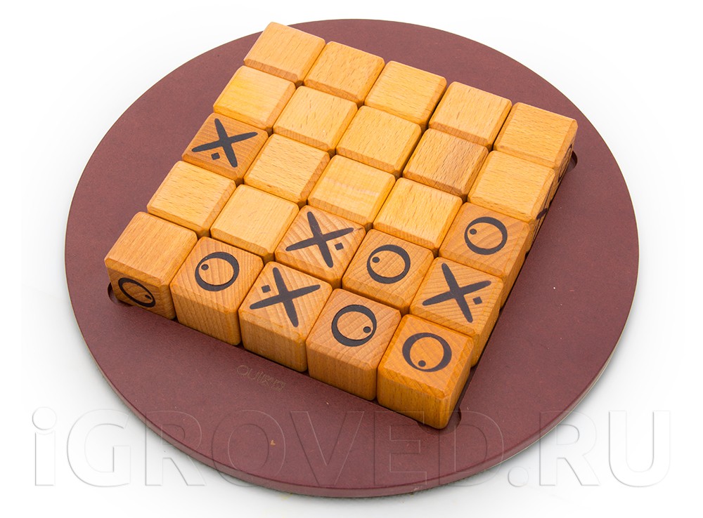 Игровой процесс настольной игры Квиксо (Quixo)